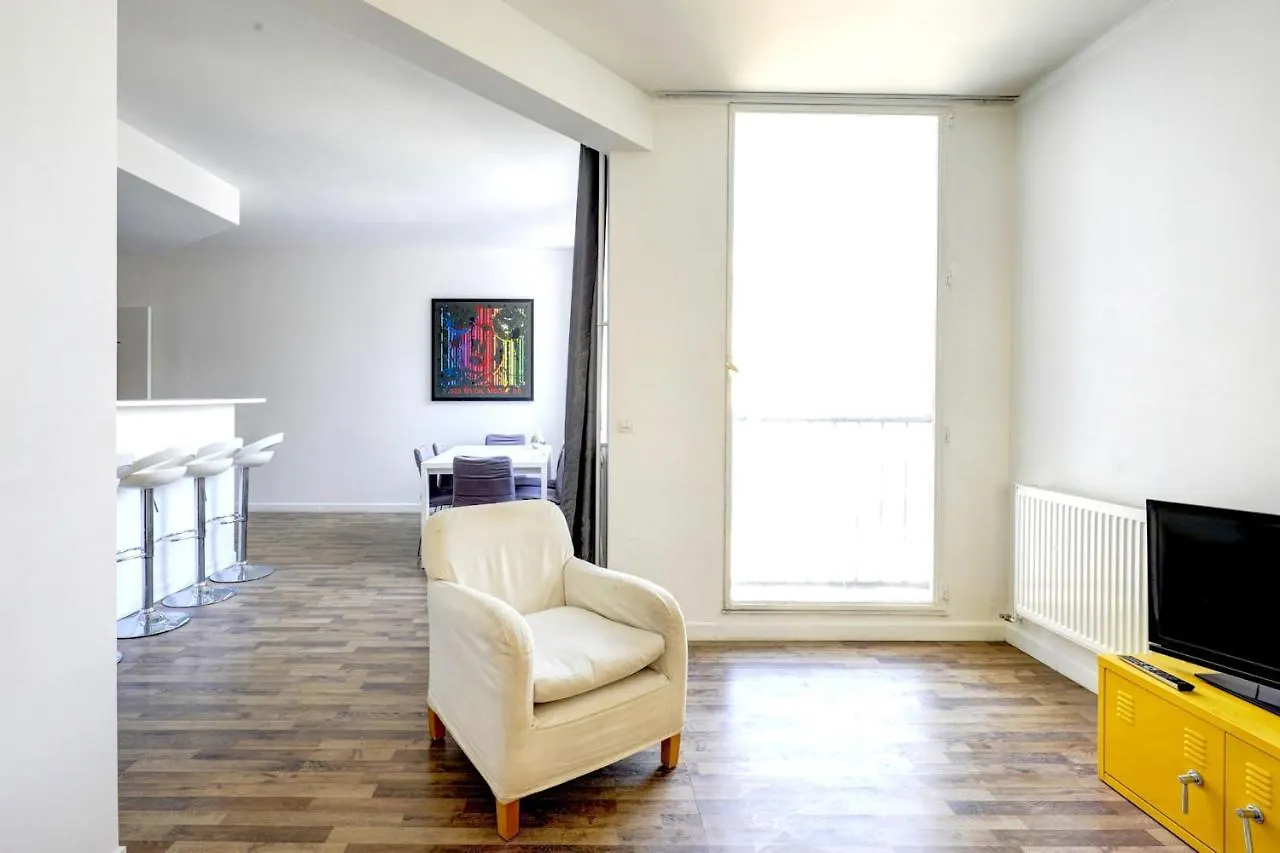 Palais Royal - Louvre City Apartment Paris