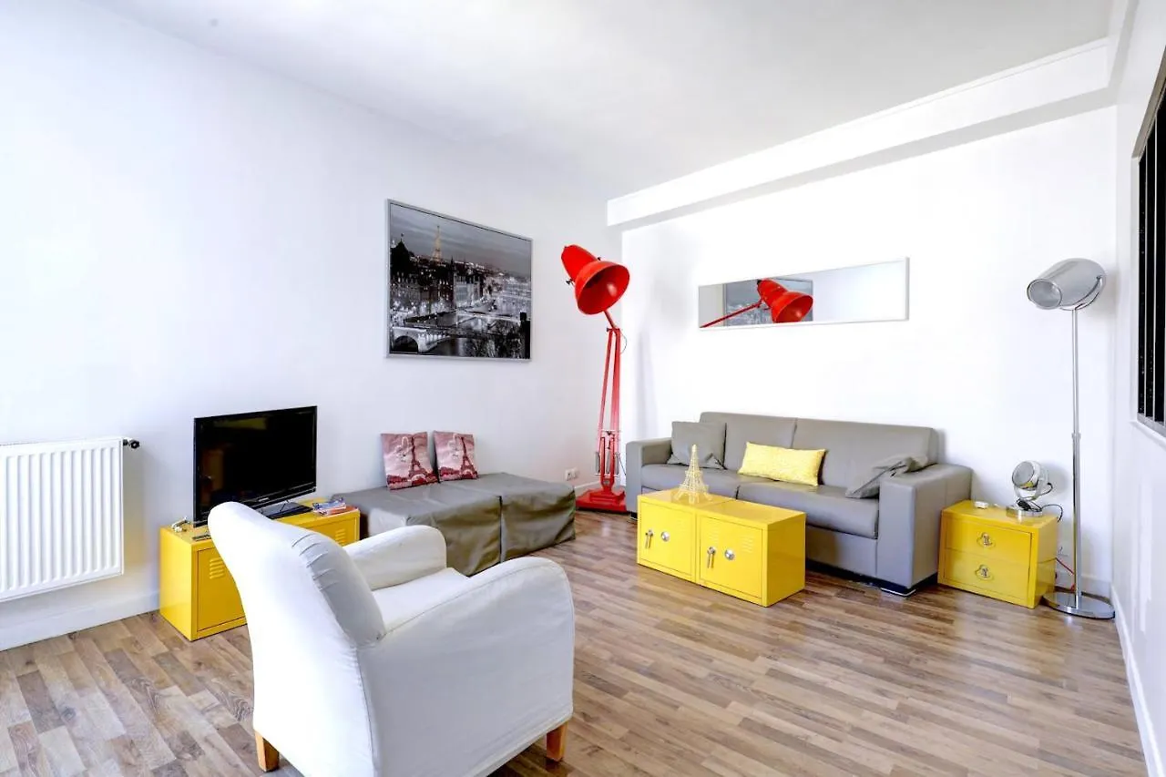 Palais Royal - Louvre City Apartment Paris